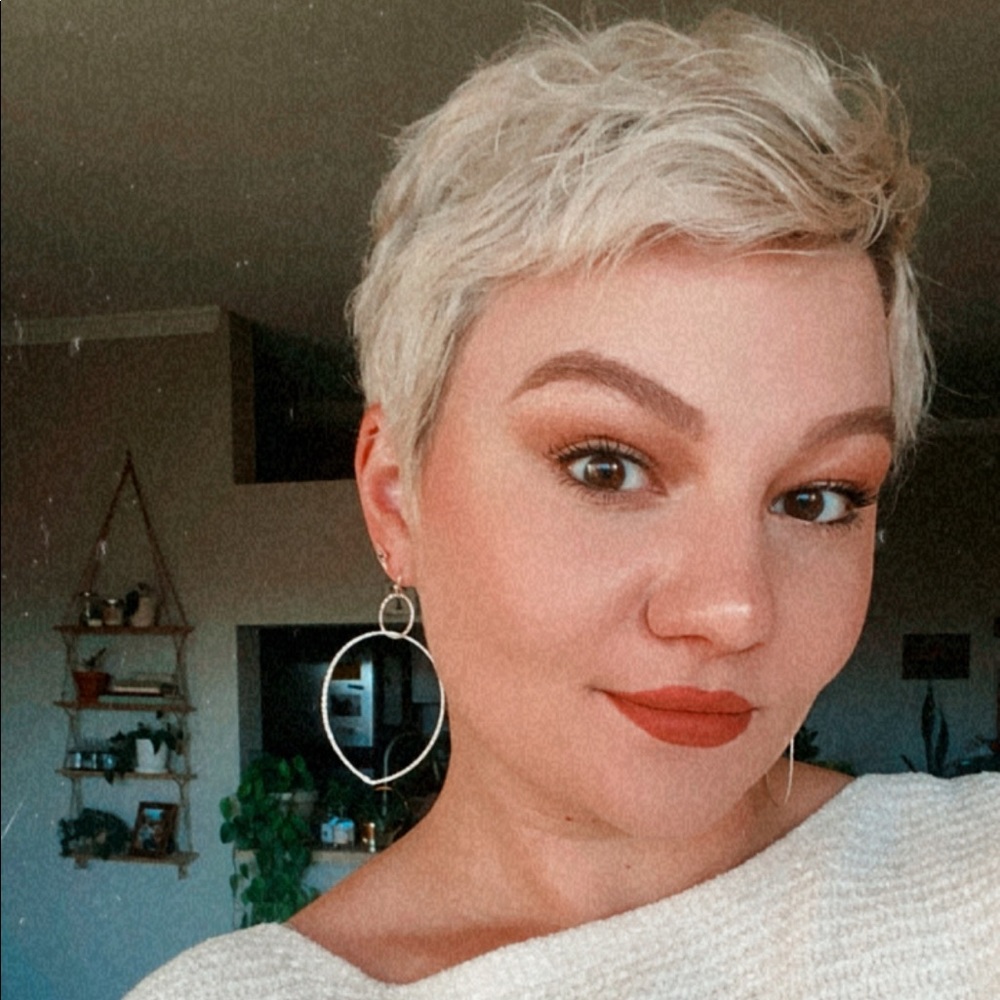 Meet your Posher, Erica